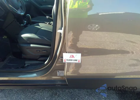 2022 Chevrolet Trax Awd Lt from USA, damaged, VIN KL7CJPSM3NB542396